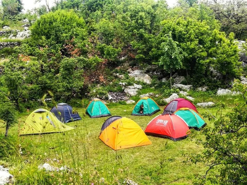 Camp Oaza,Lipa Hotel Cetinje Exterior foto