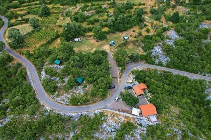Camp Oaza,Lipa Hotel Cetinje Exterior foto