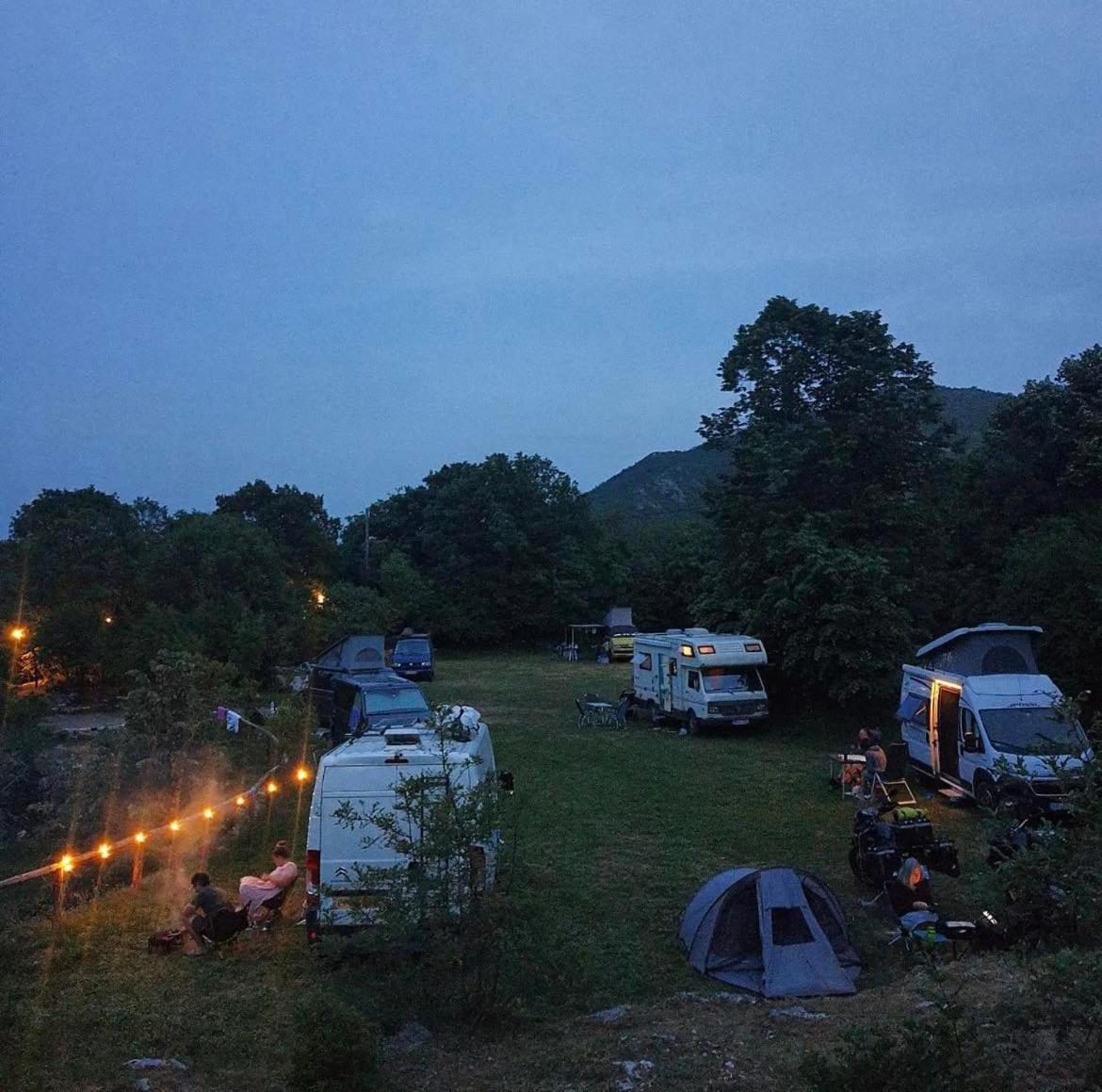Camp Oaza,Lipa Hotel Cetinje Exterior foto
