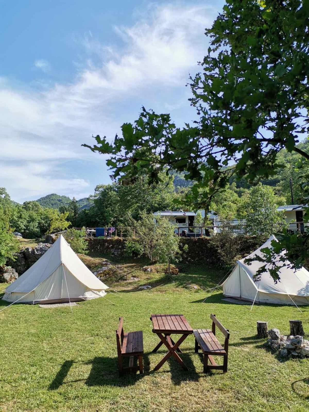 Camp Oaza,Lipa Hotel Cetinje Exterior foto