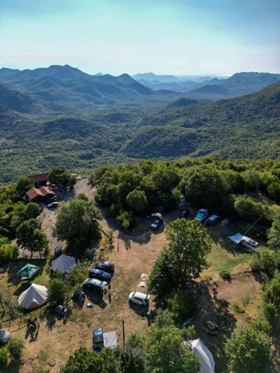 Camp Oaza,Lipa Hotel Cetinje Exterior foto