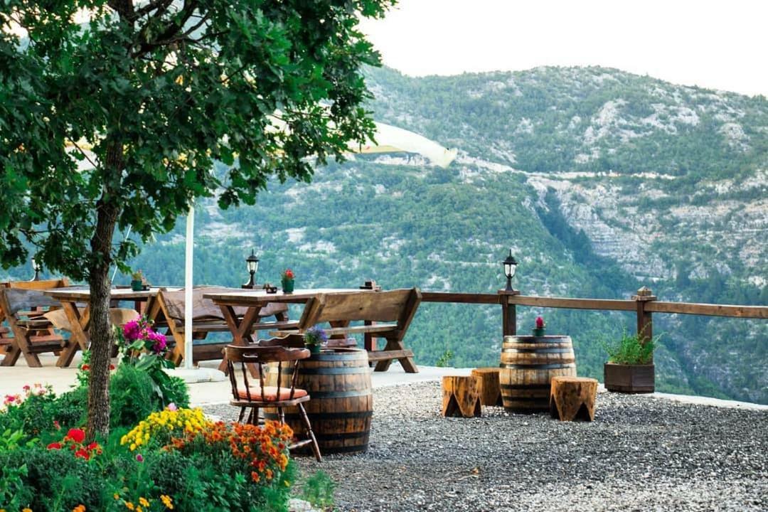Camp Oaza,Lipa Hotel Cetinje Exterior foto